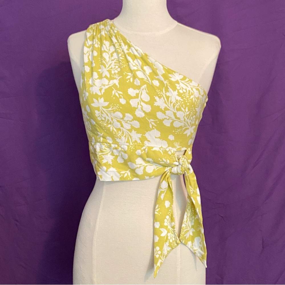 NWT Free People Yellow Floral One-Shoulder Tank. Size XS.